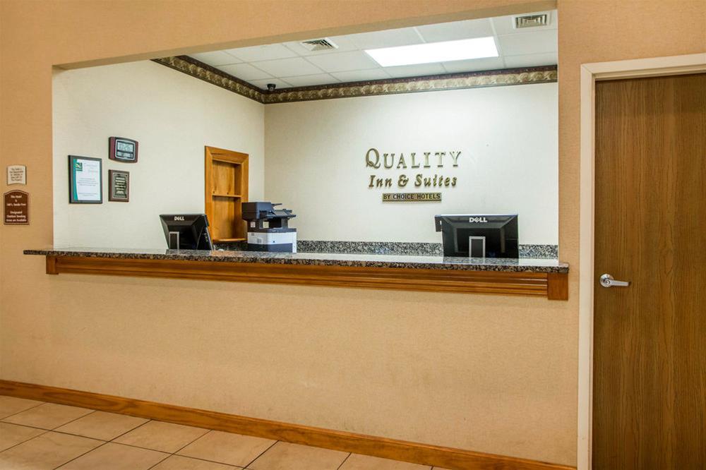 Quality Inn & Suites South-Obetz Exterior foto